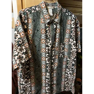 Photo of Malihini Vintage Men’s XXL Green Tribal Short Sleeve Button Up Hawaiian Shirt