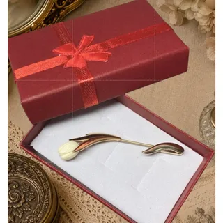 Photo of Vintage 1980 Avon Graceful Tulip Stick Pin Faux Ivory Flower Gold Tone 2 3/8”