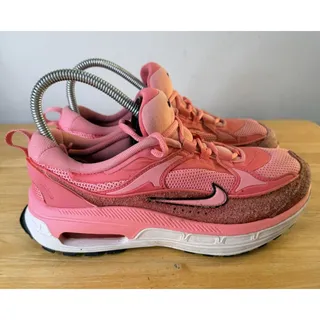 Photo of Nike Air Max Bliss LX Women's suede sneakers Pink Sea Coral Size 8.5 DZ6754-800