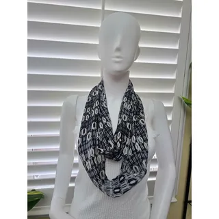 Photo of Black Geometric Pattern Y2K 90s Infinity Scarf OSFM