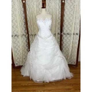 Photo of Spectacular Vintage Y2K David’s Bridal Boned Corset Wedding Gown