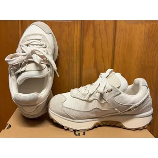 Photo of UGG Retrofie Low Women’s Size 10 Cera Cream Chunky Sneakers Excellent pre-owned
