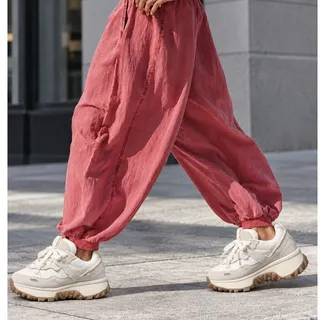 Photo of UGG Retrofie Low Women’s Size 10 Cera Cream Chunky Sneakers Excellent pre-owned