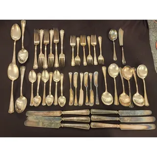 Photo of Vintage 1847 Rogers Bros Silverplate Flatware Set 42 Pc Original Red Cloth Bags14