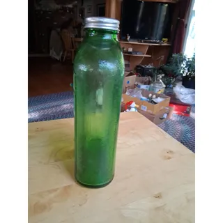 Photo of Vtg Hemingray Green Glass 1 qt Fridge Water Bottle W/ Cap Wishing Well (3256)