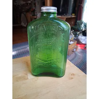 Photo of Vtg Hemingray Green Glass 1 qt Fridge Water Bottle W/ Cap Wishing Well (3256)