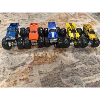 Photo of 5 Monster Truck Lot Hot Wheels Bigfoot Monster Jam Grave Digger Max D 1:64

