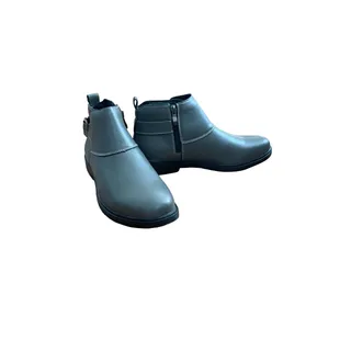 Photo of Women’s Low Cut Boots- Size 9 (Euro Spec Size 40)