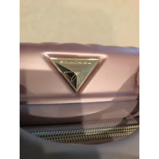 Photo of Triforce Elite performance Travelwear Hardside Beauty Pink W. Gold w/ Mirror