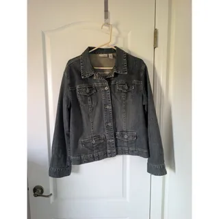Photo of CHICO’S Platinum DENIM Flap Pockets Distressed Jean Jacket Sz 2 (XL) ,Goprcore
