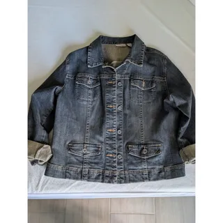 Photo of CHICO’S Platinum DENIM Flap Pockets Distressed Jean Jacket Sz 2 (XL) ,Goprcore